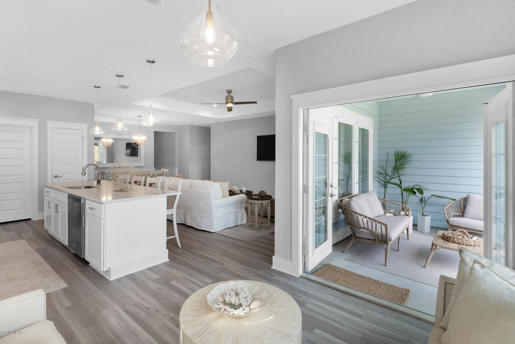 Laguna Beach Plaza - Residential