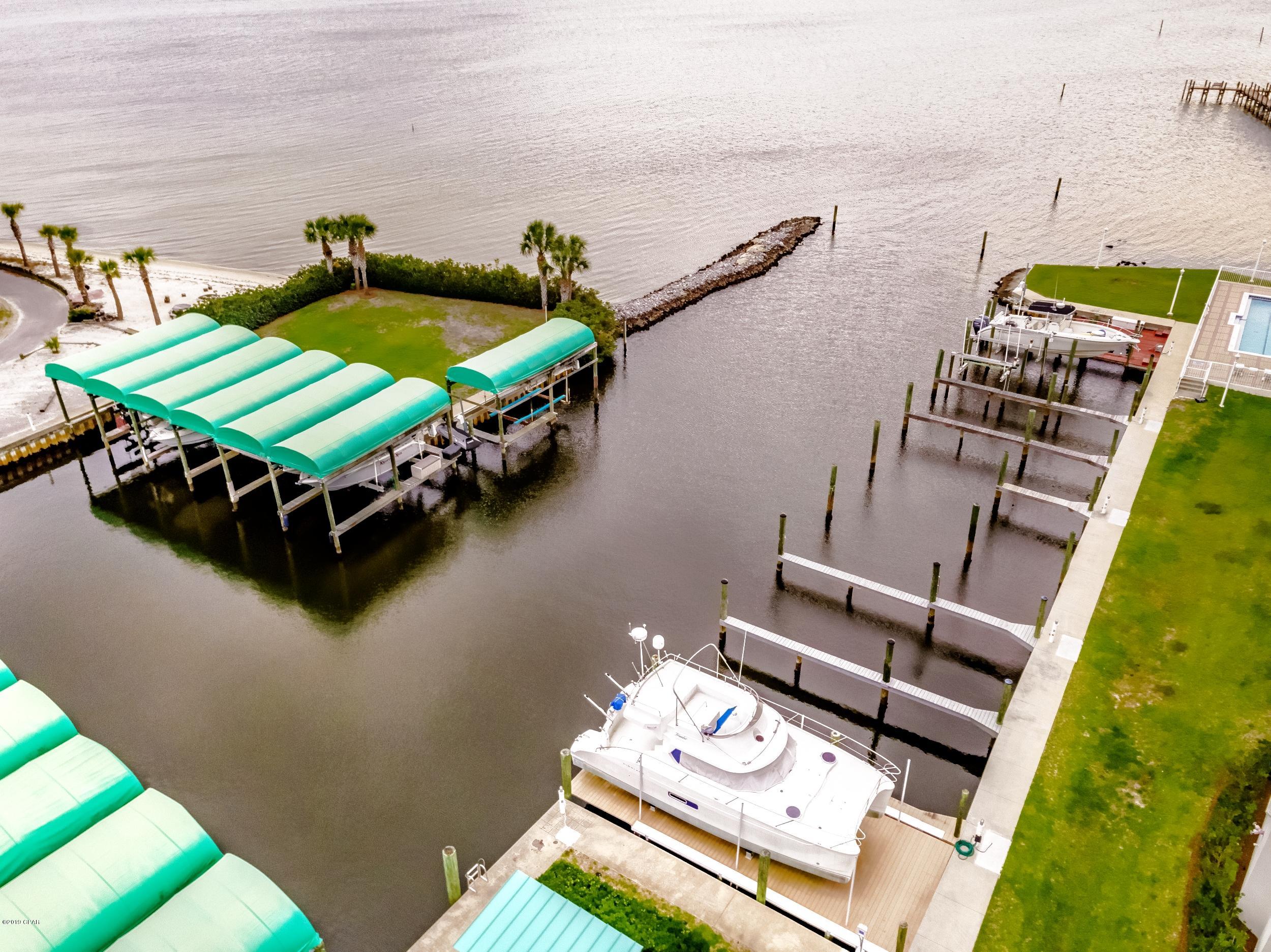 Marina Bay Condo - Residential