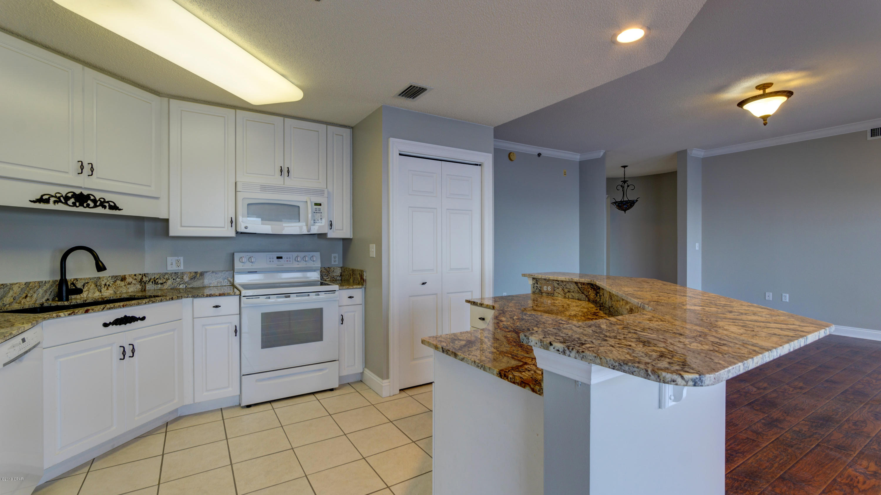 Marina Bay Condo - Residential