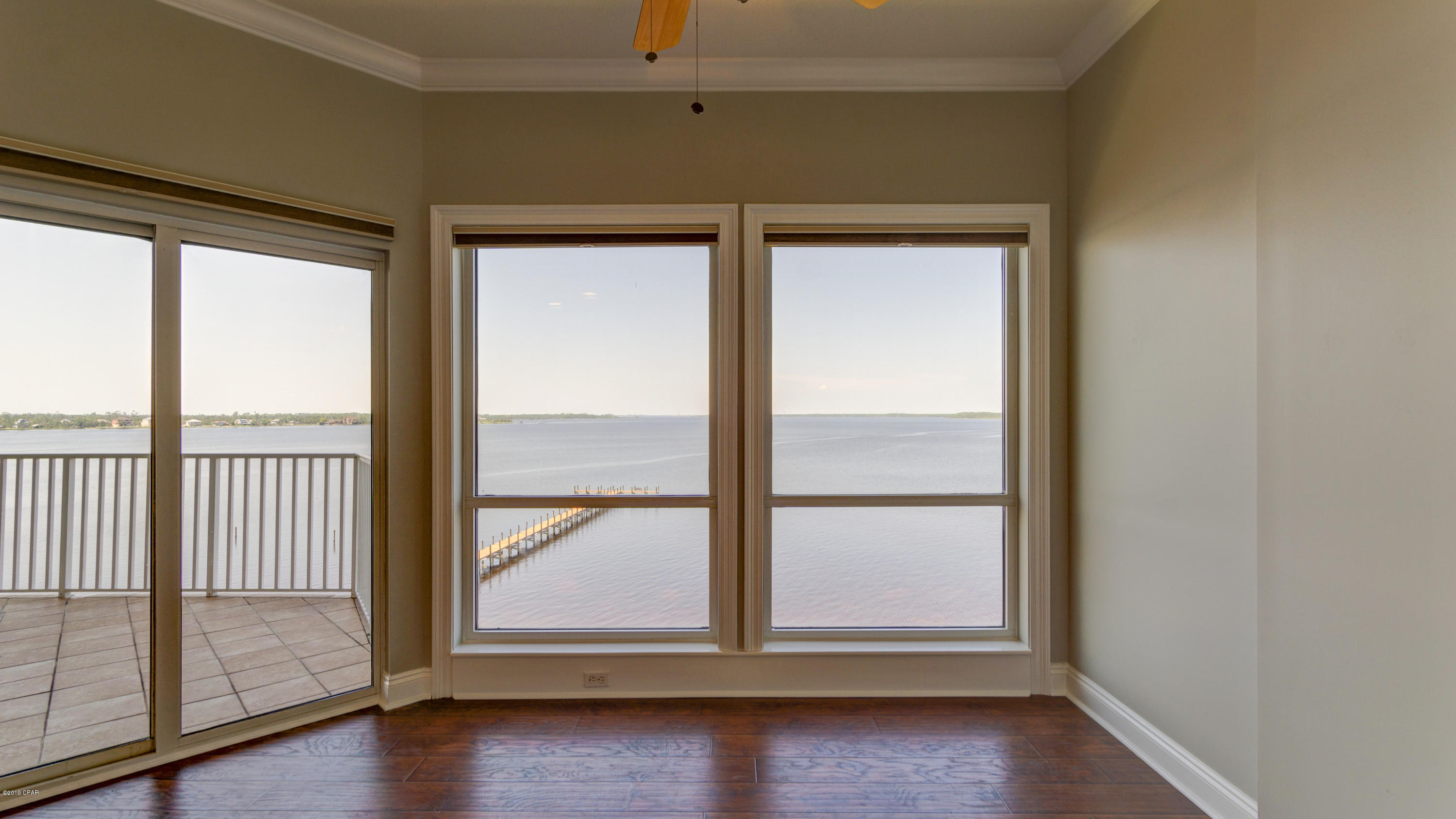 Marina Bay Condo - Residential