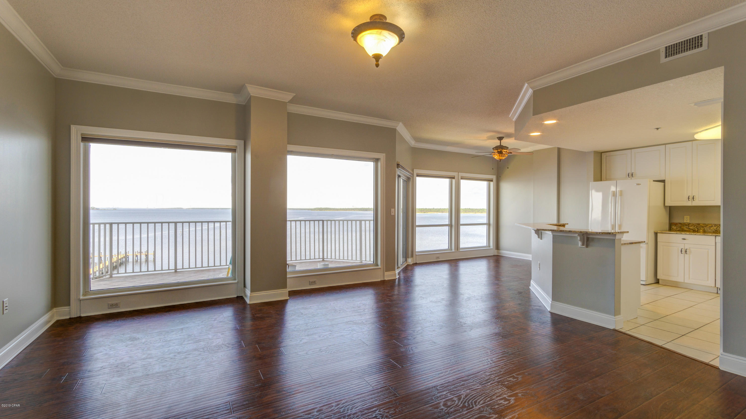 Marina Bay Condo - Residential