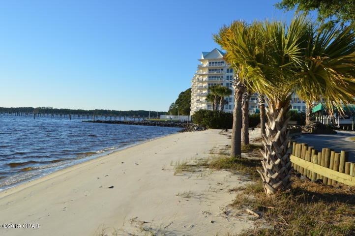 Marina Bay Condo - Residential