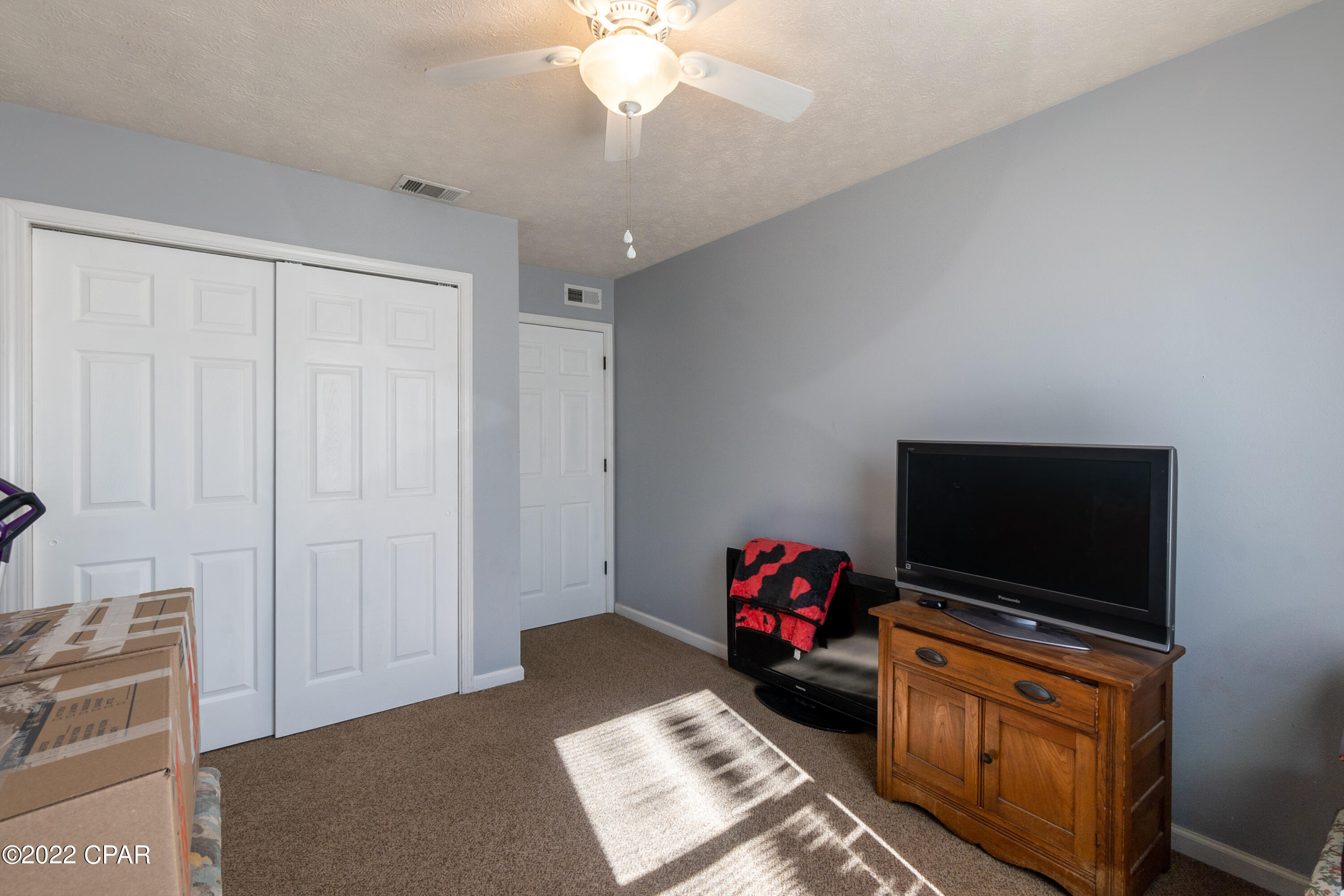 Pine Tree Place Unit 1 - Residential