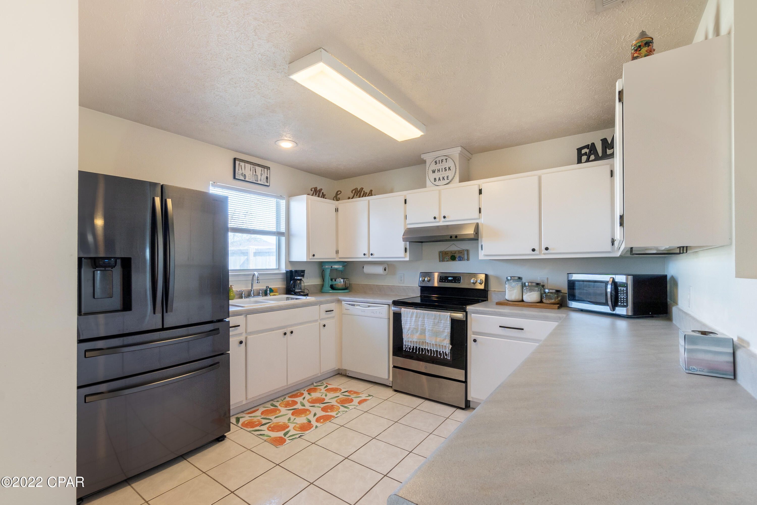 Pine Tree Place Unit 1 - Residential