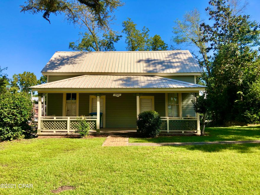 CURRENTLY UNDER CONTRACT, SELLER ACCEPTING BACKUP OFFERS ---Look  what a charming house this is.  Just a little more to do before it's move in ready.  Currently a 2/2 or could be used as a 4/2 if needed.  New Roof, New Central Heat/Air, New back porch with stairs, New Skirting, New Siding, Both bathrooms have been completed, so very little to do here.  Home has a beautiful yard and a corner lot. Granddaddy oak and palm tree set the tone here. Sweet tea front porch for lazy days.  Priced to sale.  Make an appointment soon.