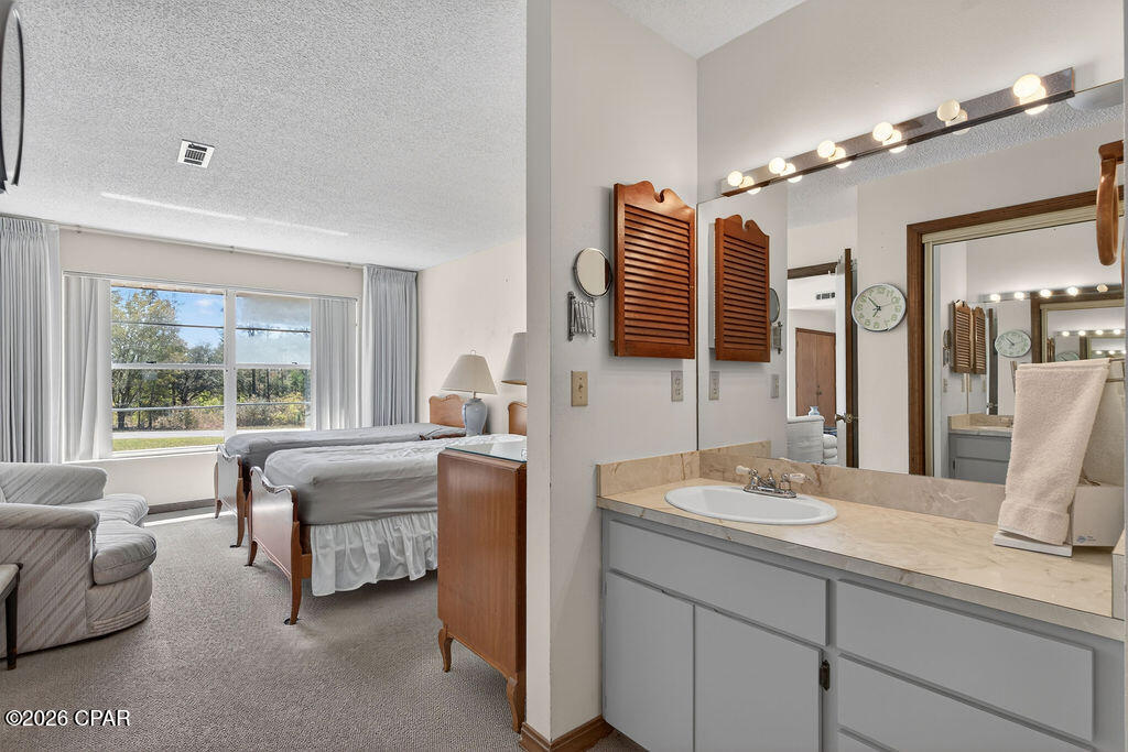 Oak Hills Unit 1 - Residential