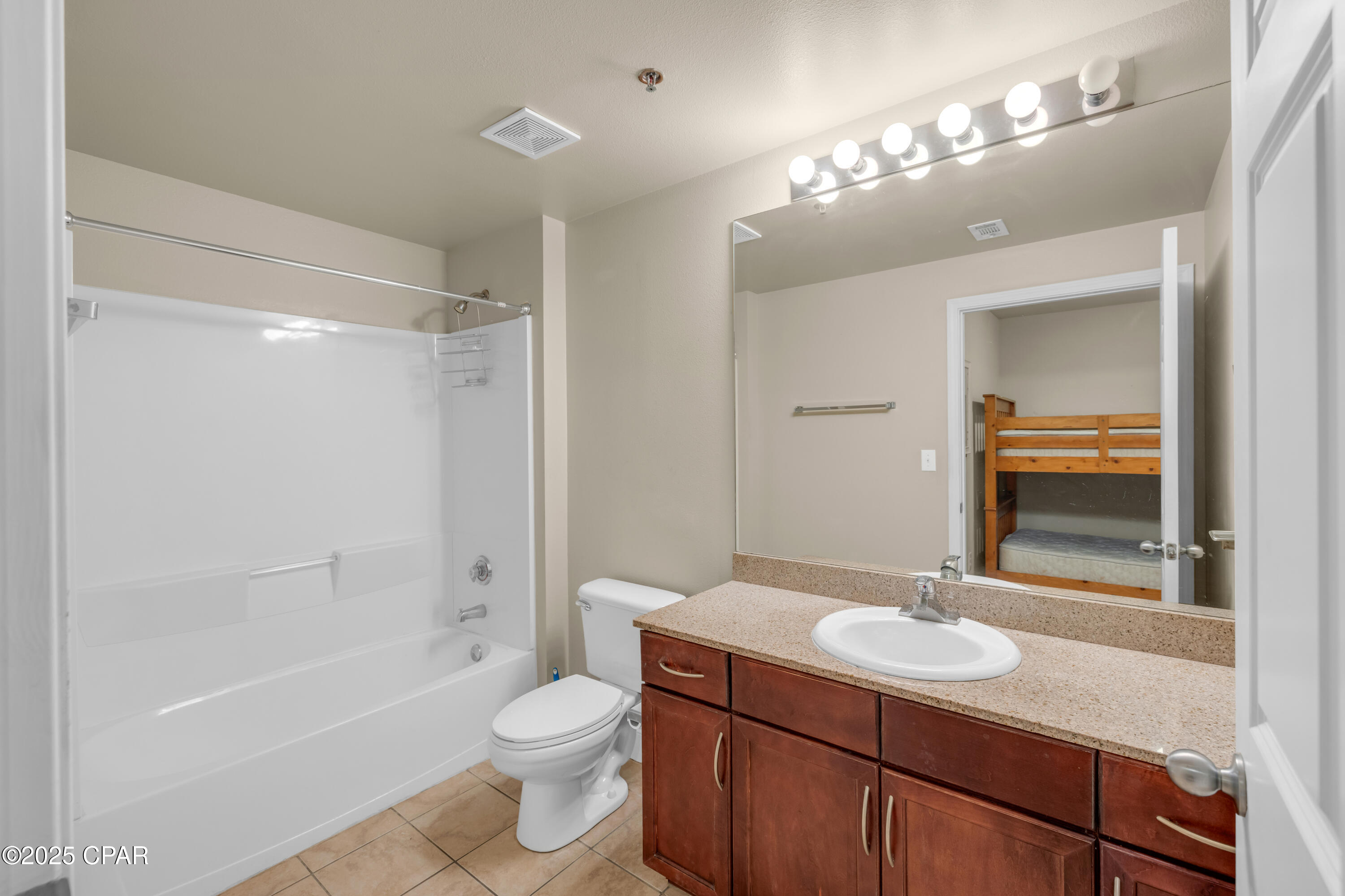 Laketown Wharf - Residential