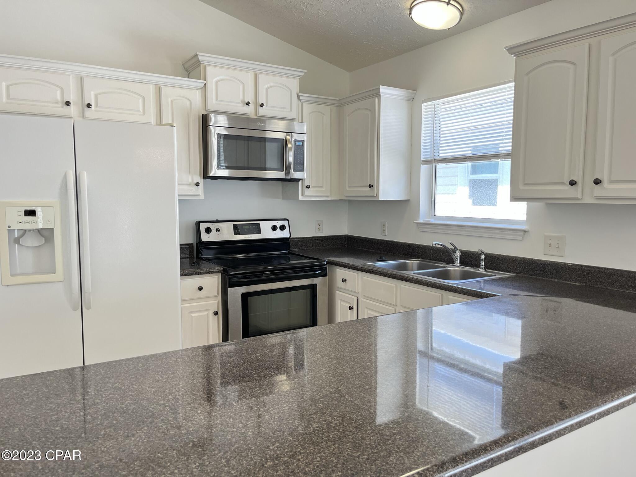 Palm Cove - Residential Lease