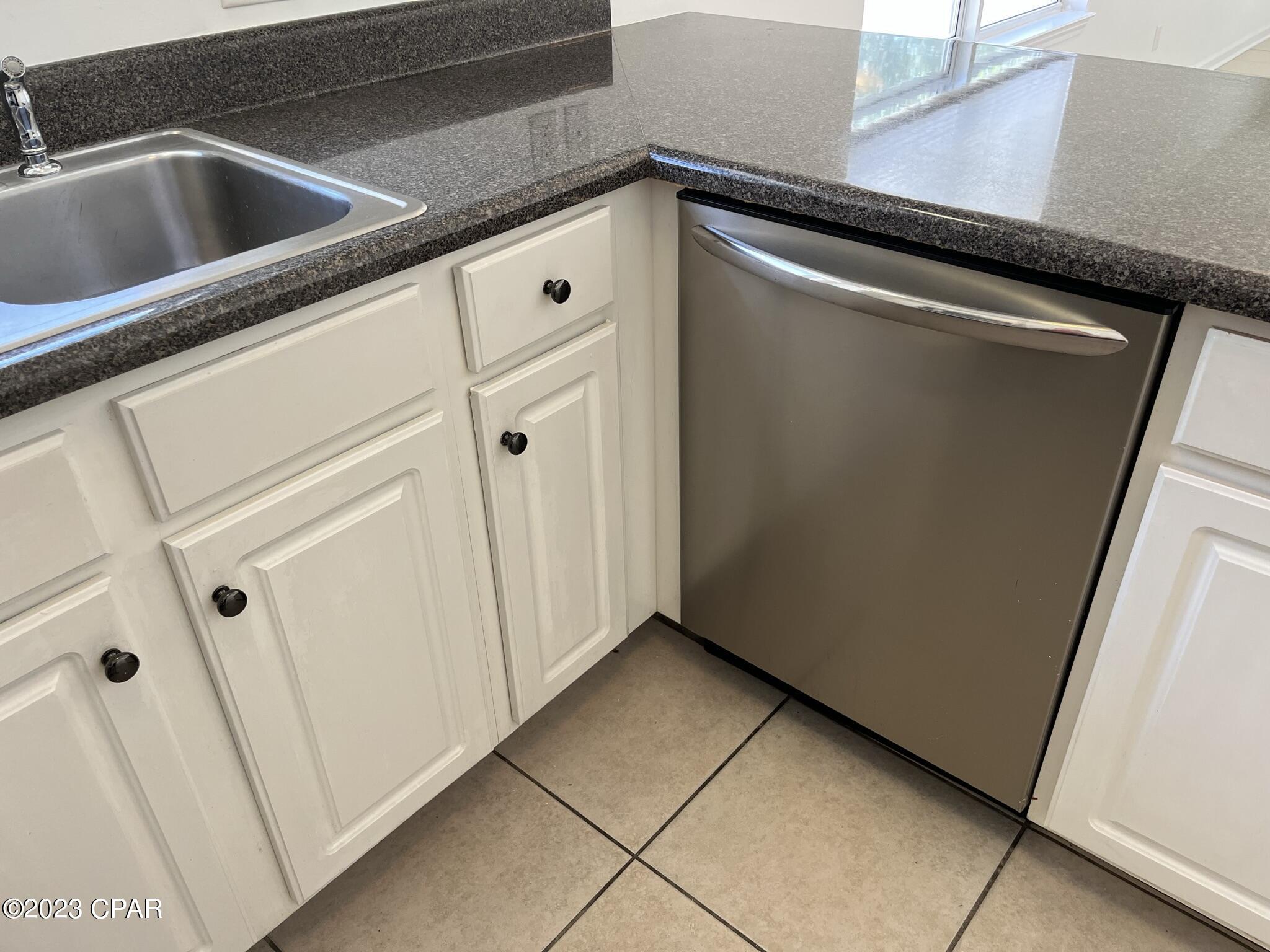 Palm Cove - Residential Lease