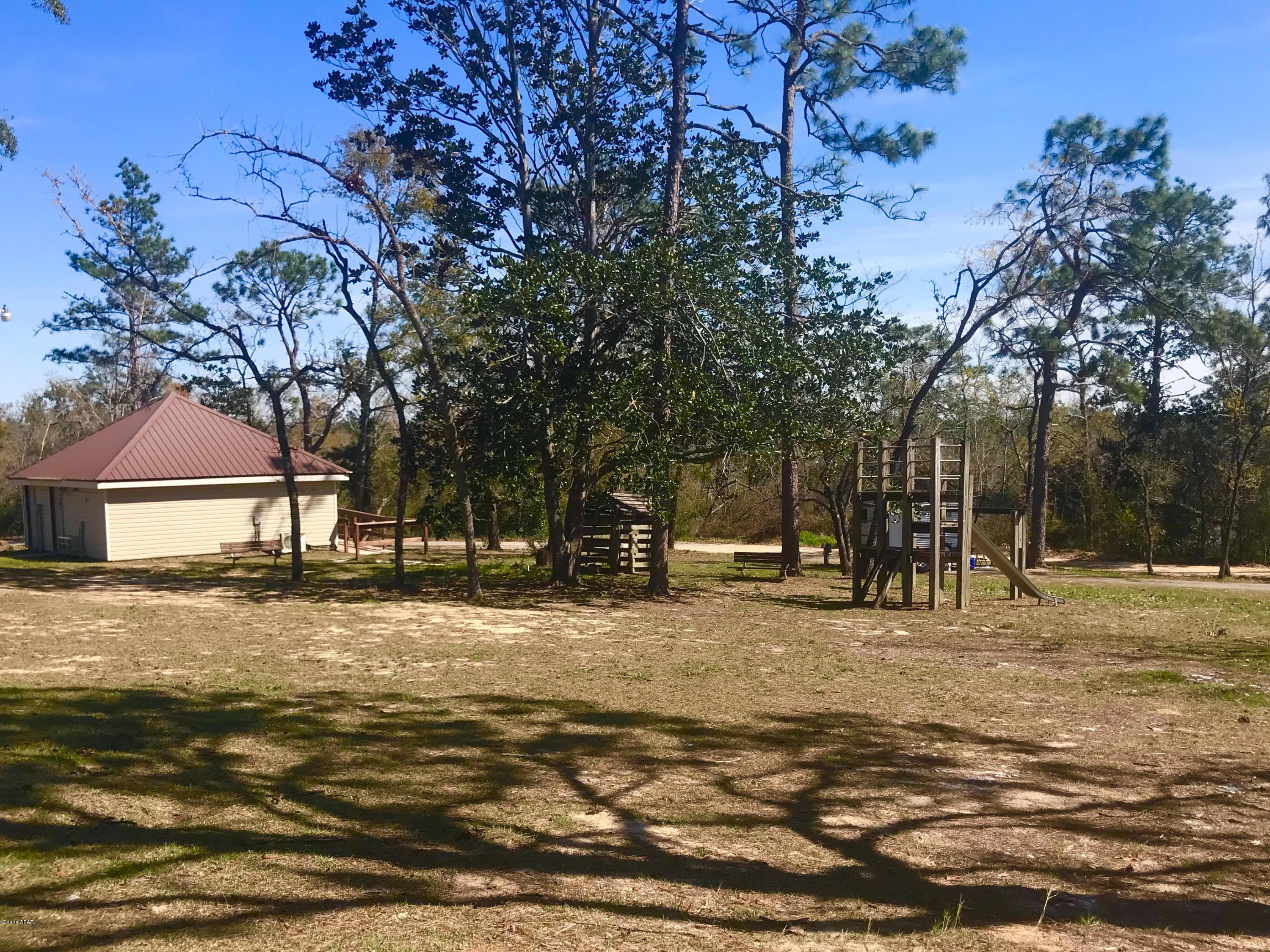 Compass Lake In The Hills - Land