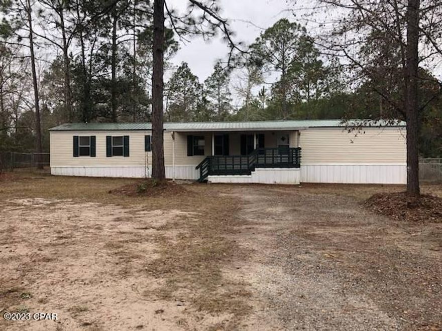 Mobile home on South Bear Creek Road, this property sits on a half acre lot at the end of a paved cul-de-sac and features a large master bedroom with his & her bathrooms and his & her walk-in closets.

*Lawn Service included*

*NO PETS*
