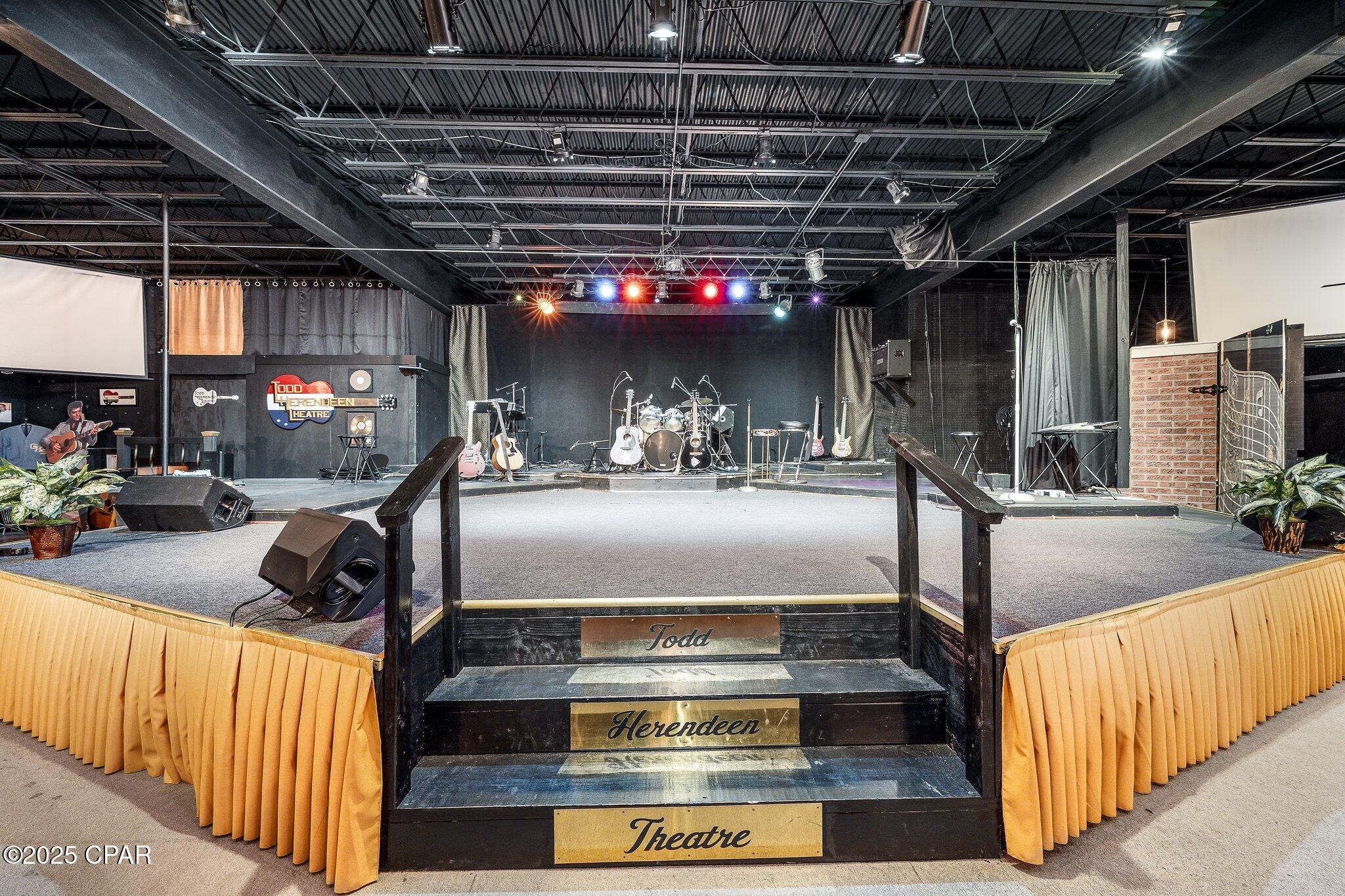 Gulf Coast Hwy - Commercial Sale