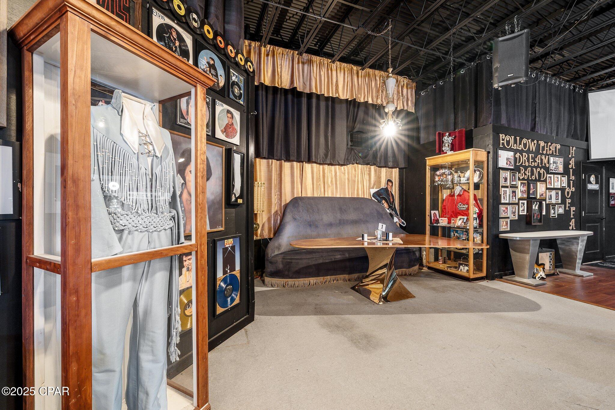 Gulf Coast Hwy - Commercial Sale