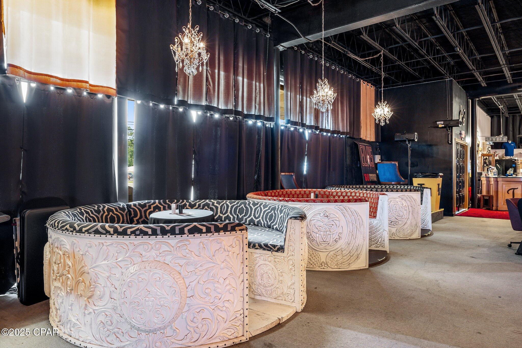 Gulf Coast Hwy - Commercial Sale