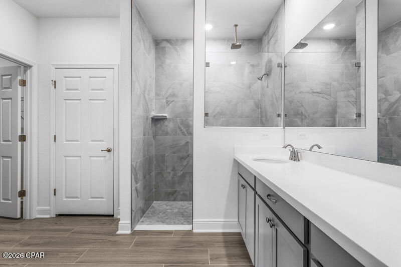 Lake Merial - Residential