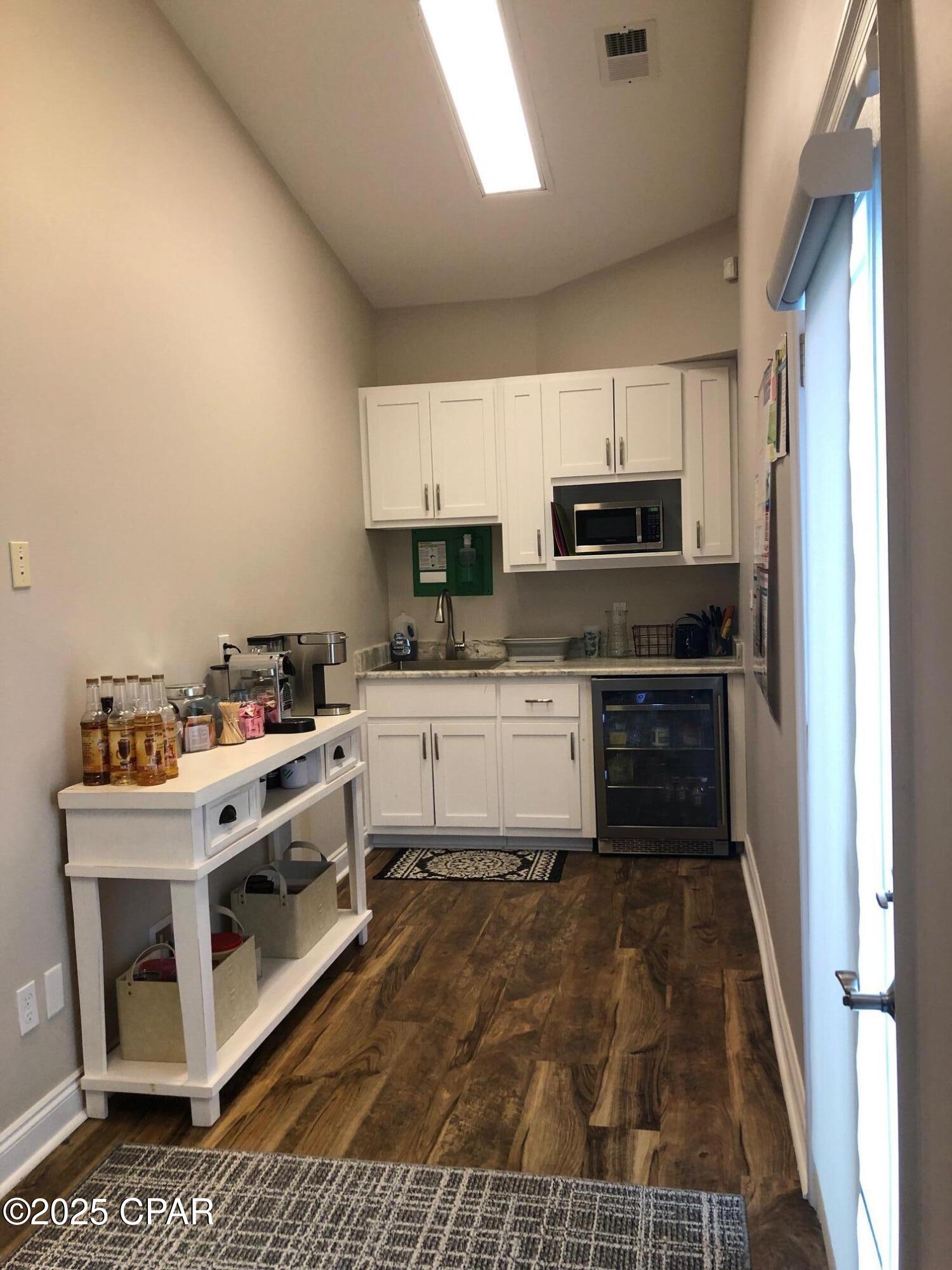 [No Recorded Subdiv] - Commercial Sale