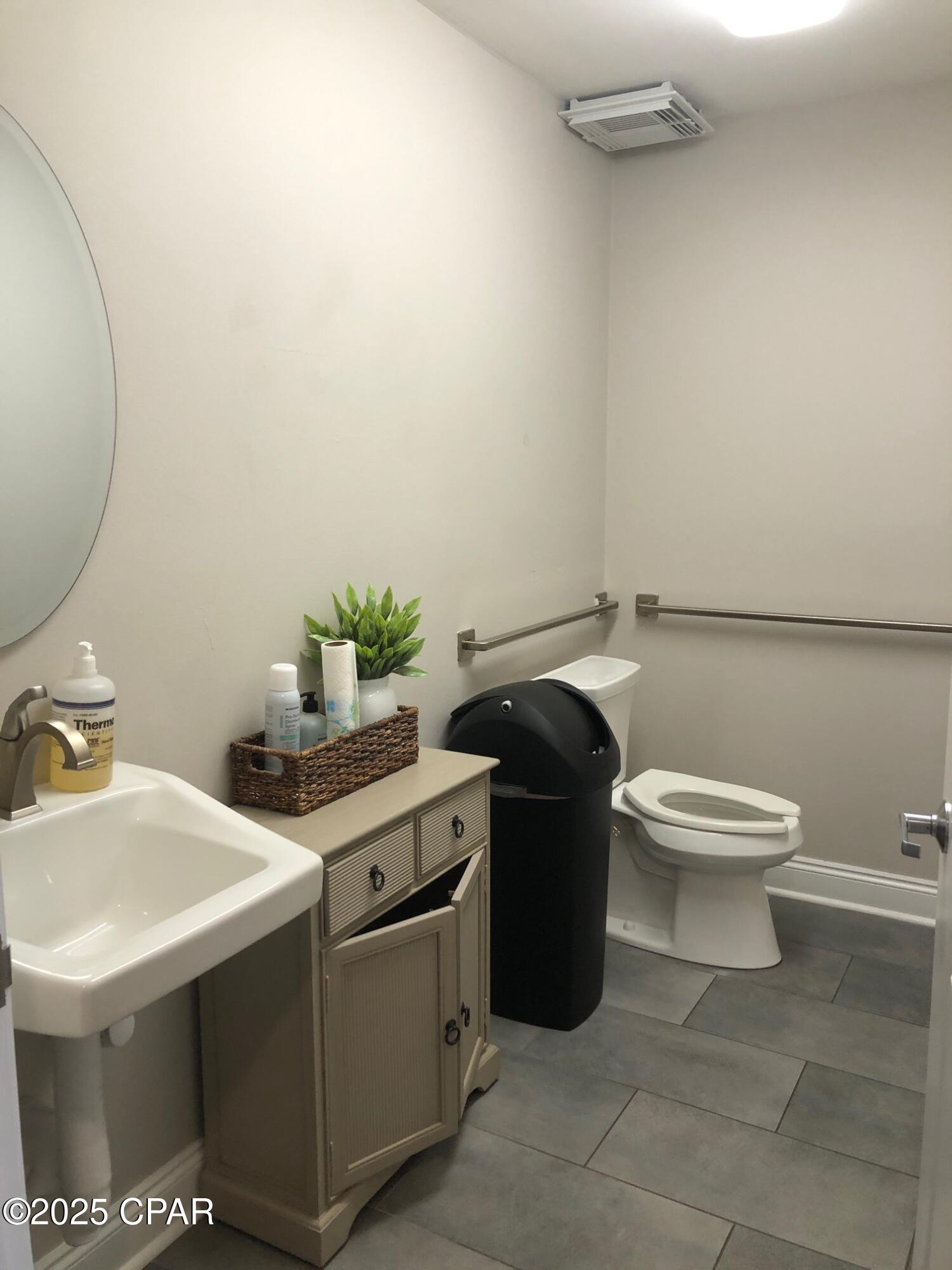 [No Recorded Subdiv] - Commercial Sale