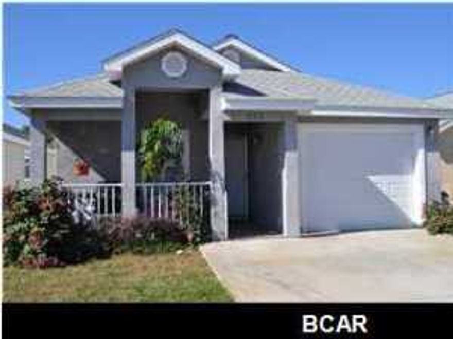 Beautiful 3 bedroom 2 bath home with a one car garage located in the Palm Cove subdivision. Community pool located within the subdivision. Trash and yard maintenance is included.