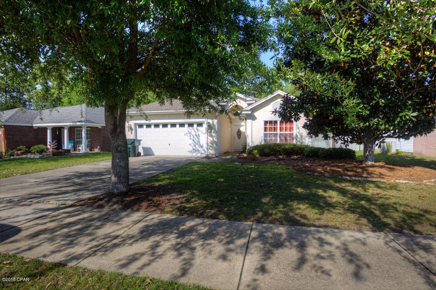 This home is located in the centrally located neighborhood of Timbers. The community offers underground utilities, and sidewalks. The home comes with hardwood floors, fireplace and split bedroom plan, stainless appliance, cooktop and wall oven..The master bath has double vanities and a huge walk in closet. Current renter has been there 10 years and has taken good care of the property. They purchased a larger home is the only reason they are moving.