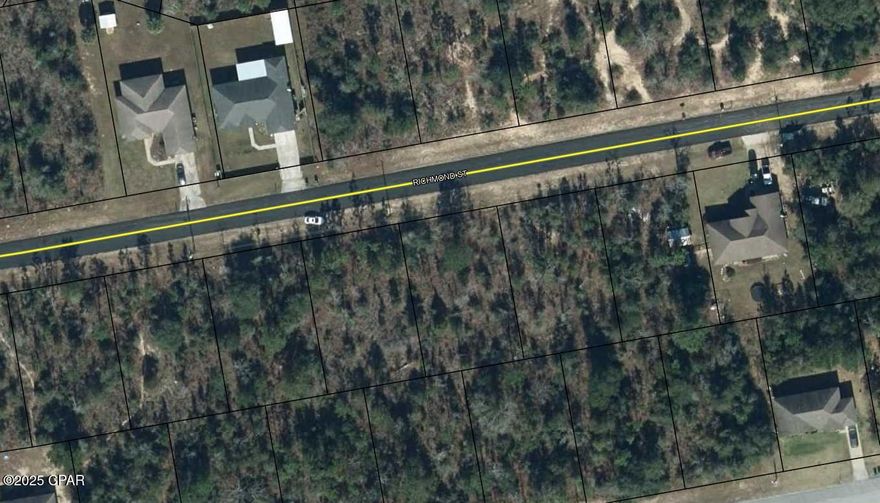 Great building lot in Sunny Hills. Located in a section of the community that is seeing a lot of new construction by prominent builders. Sunny Hills is a deed restricted community located approximately 25 miles north of Panama City. Sunny Hills features a popular and affordable 18 hole public golf course and many fine fishing lakes. As the growth continues to push north this community will continue to grow. Water and electric are available at this lot. Great for immediate build or investment in the future of the Florida Panhandle. Buyer to pay title insurance, closing fee, and doc stamps on the deed.