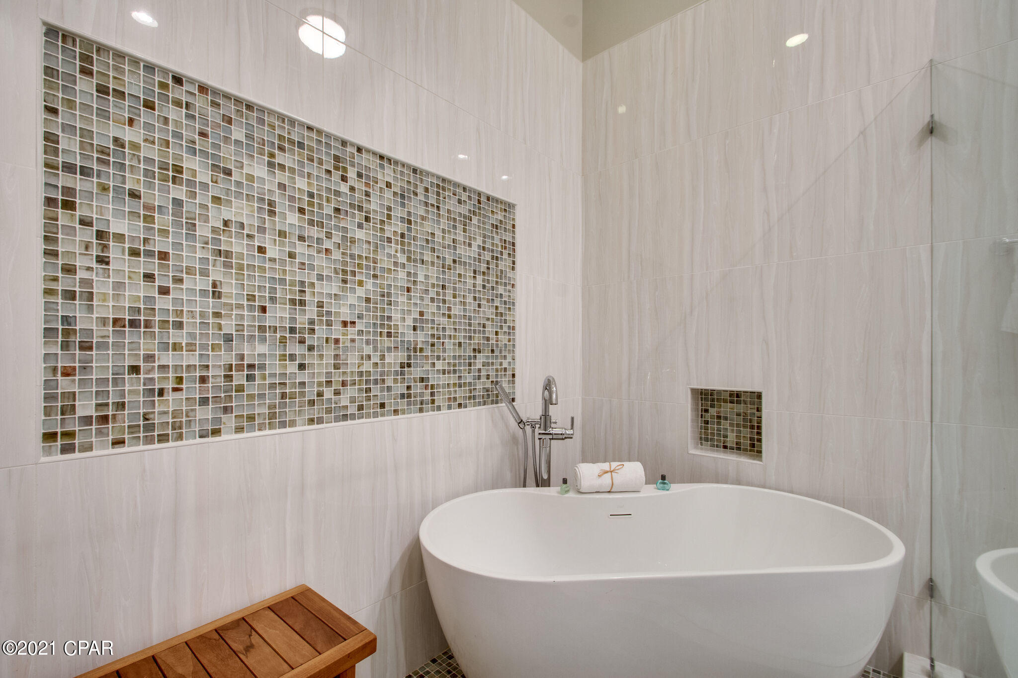 Lagoon Manor - Residential