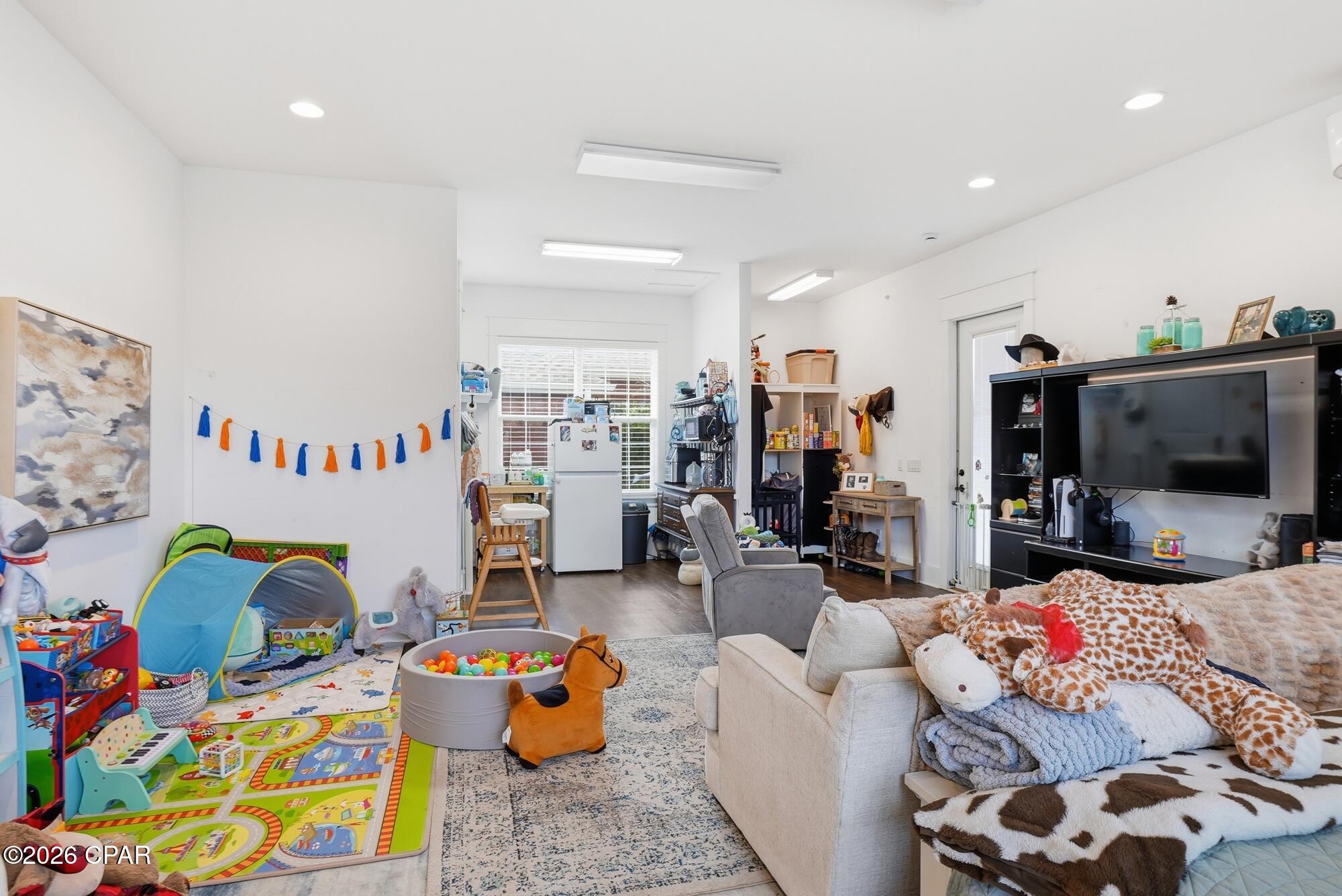 The Meadows & The Pointe - Residential