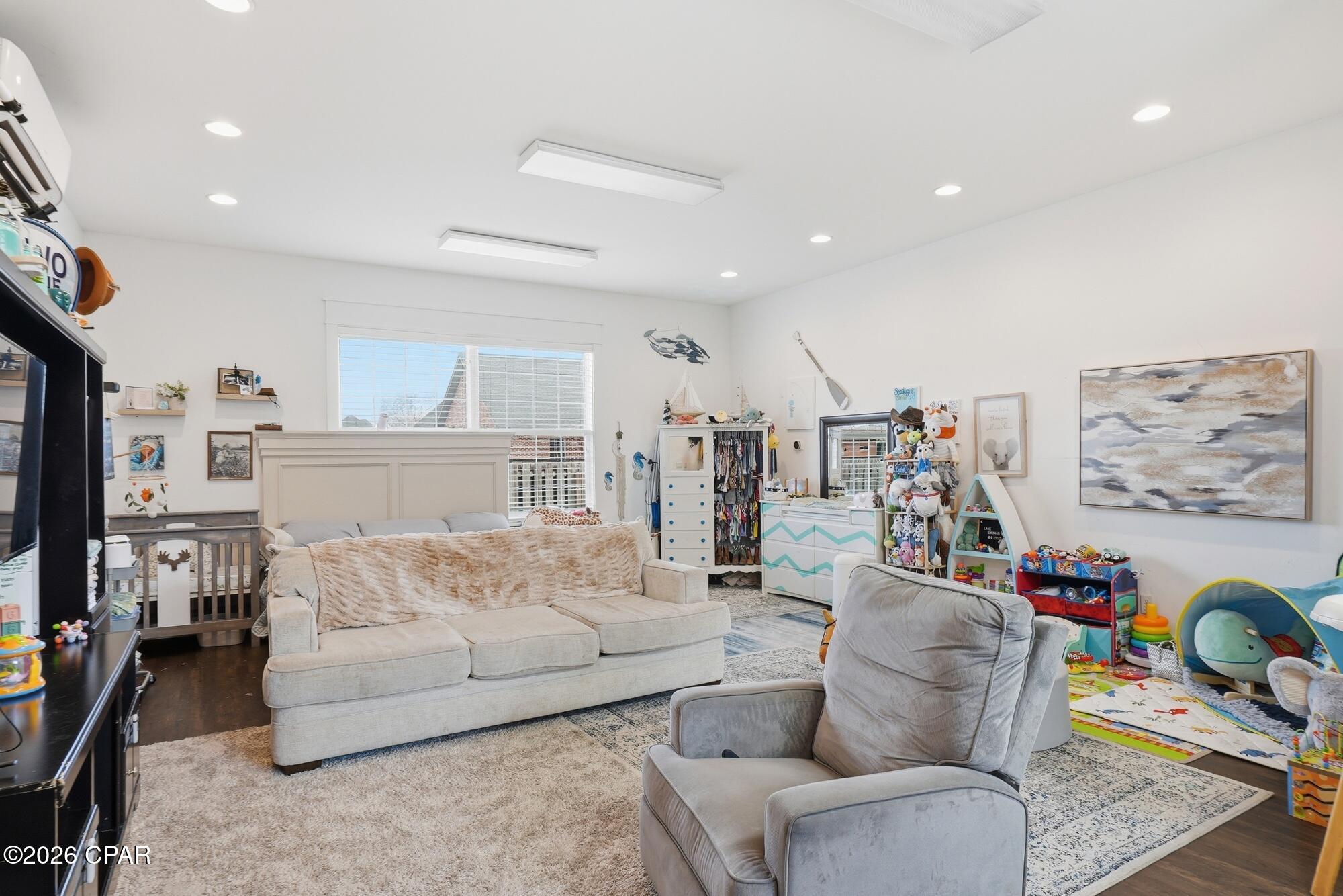 The Meadows & The Pointe - Residential