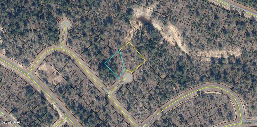Two adjoining building lots in a great area of Sunny Hills. Convenient access to HWY 77. The Sunny Hills community is located 25 miles north of Panama City and 18 miles south of Chipley. This growing community features a popular 18 hole public golf course (very affordable!) and many fine fishing lakes. Also Boat Lake with it's safe swimming beach. With the growth moving north out of Panama City, this is a great opportunity to invest in the future of the Florida Panhandle. Buyer to pay Title insurance, closing fee, and doc stamps on the deed.