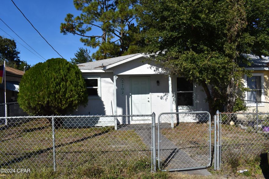 CHECK THIS OUT!  NOW OFFERING 1 MONTH WITH NO RENT (speak to leasing agent for details) AND A REDUCED SECURITY DEPOSIT OF ONLY $1000. SERIOUSLY, 1 FREE MONTH WITH NO RENT!!  Cozy 3 bedroom 2 bath home in the heart of St. Andrews for rent. Updates include granite counters in kitchen and bath with newer appliances. Extra storage in the backyard.  Fenced all the way around so pets welcome, with approval.