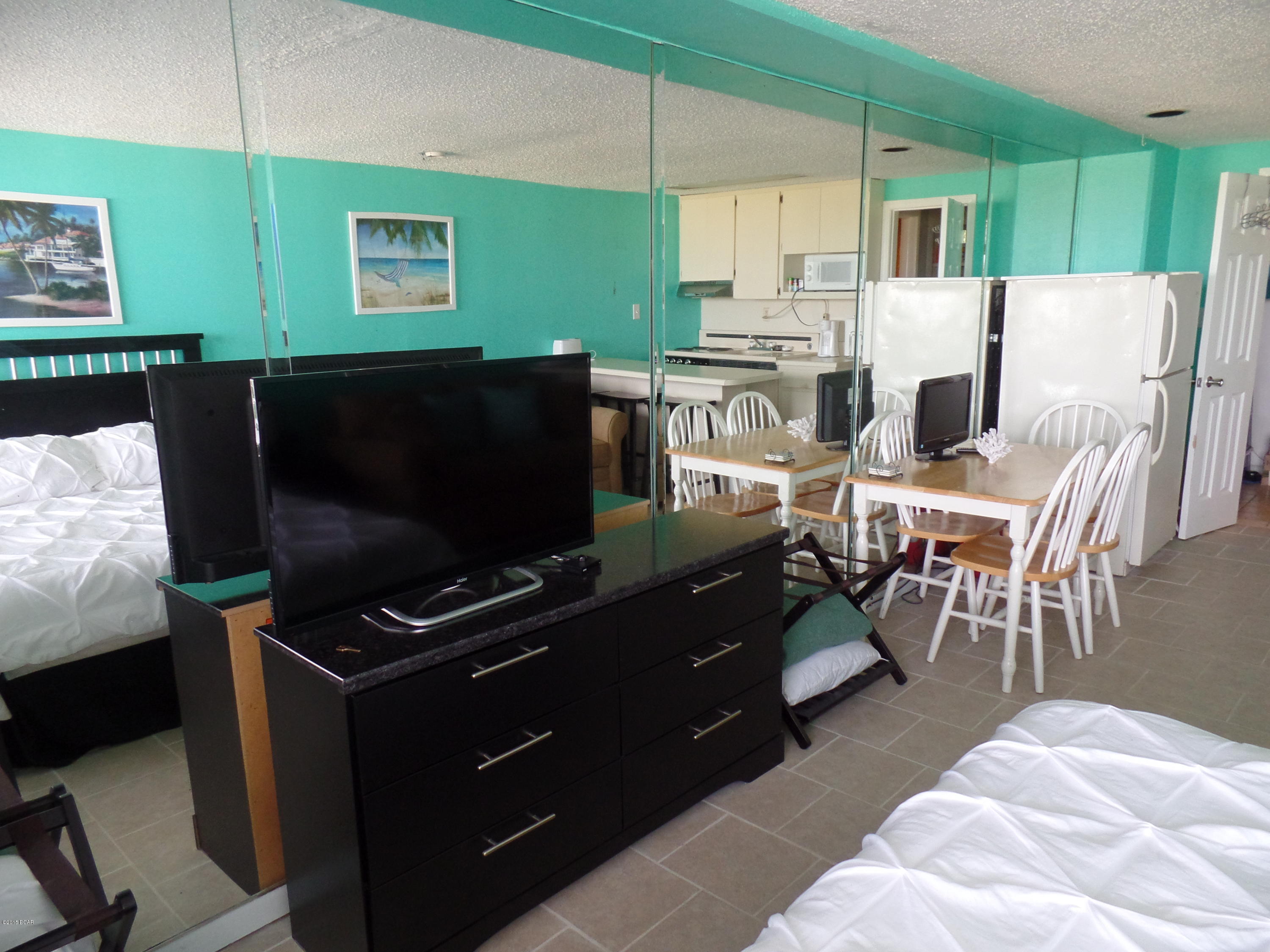 Fontainebleau Terrace - Residential