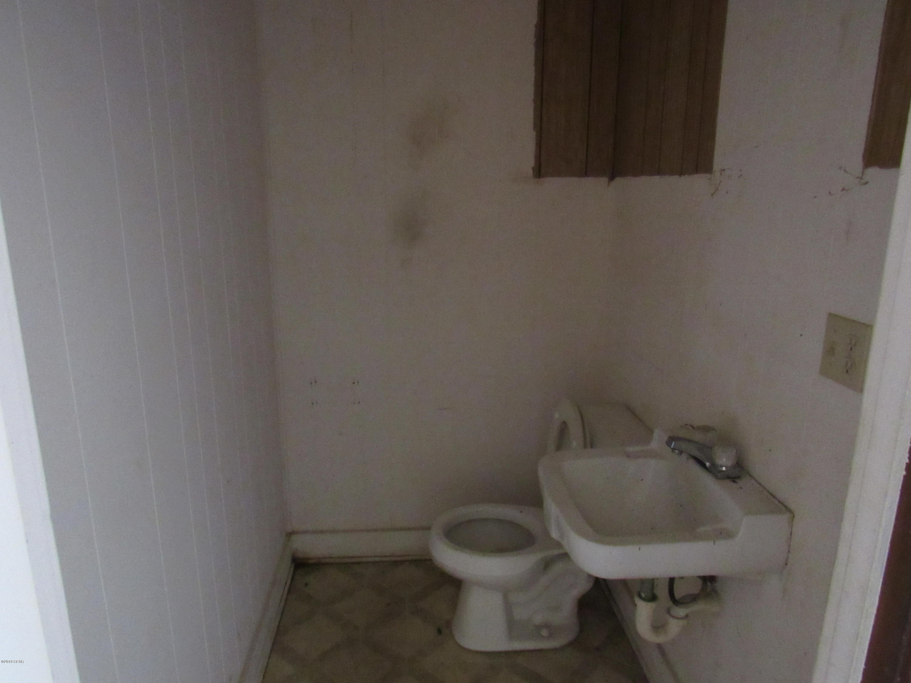 [No Recorded Subdiv] - Commercial Sale