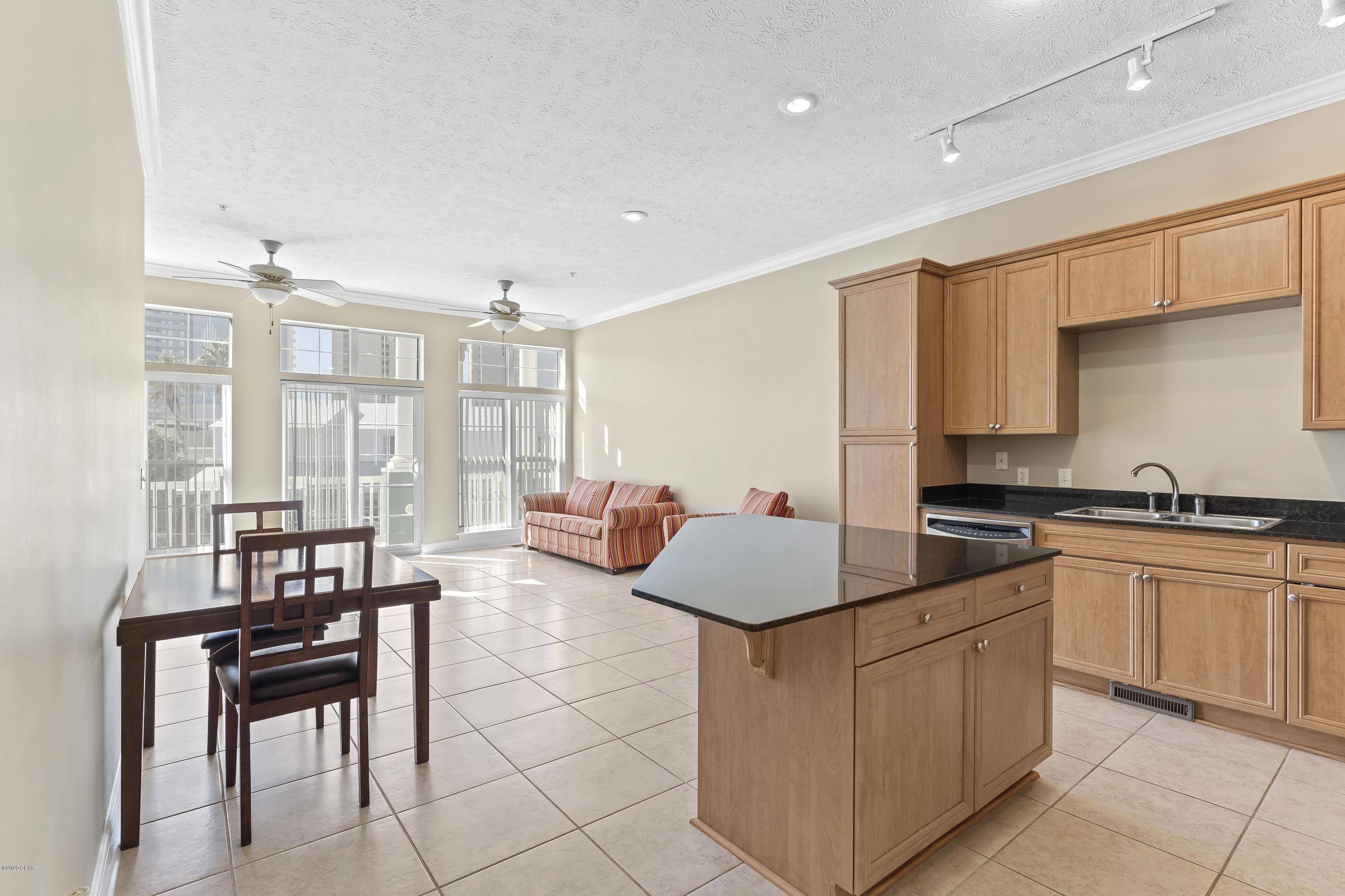 Long Beach 3rd - Residential