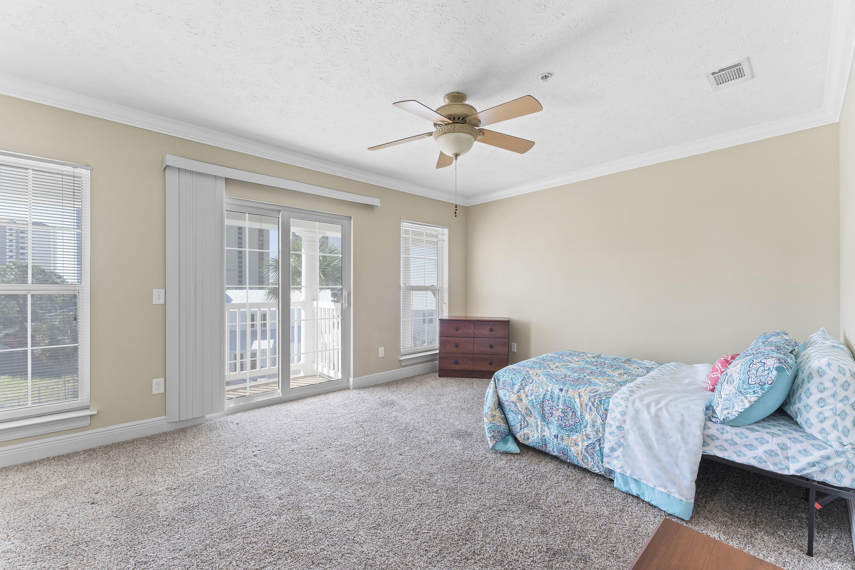 Long Beach 3rd - Residential