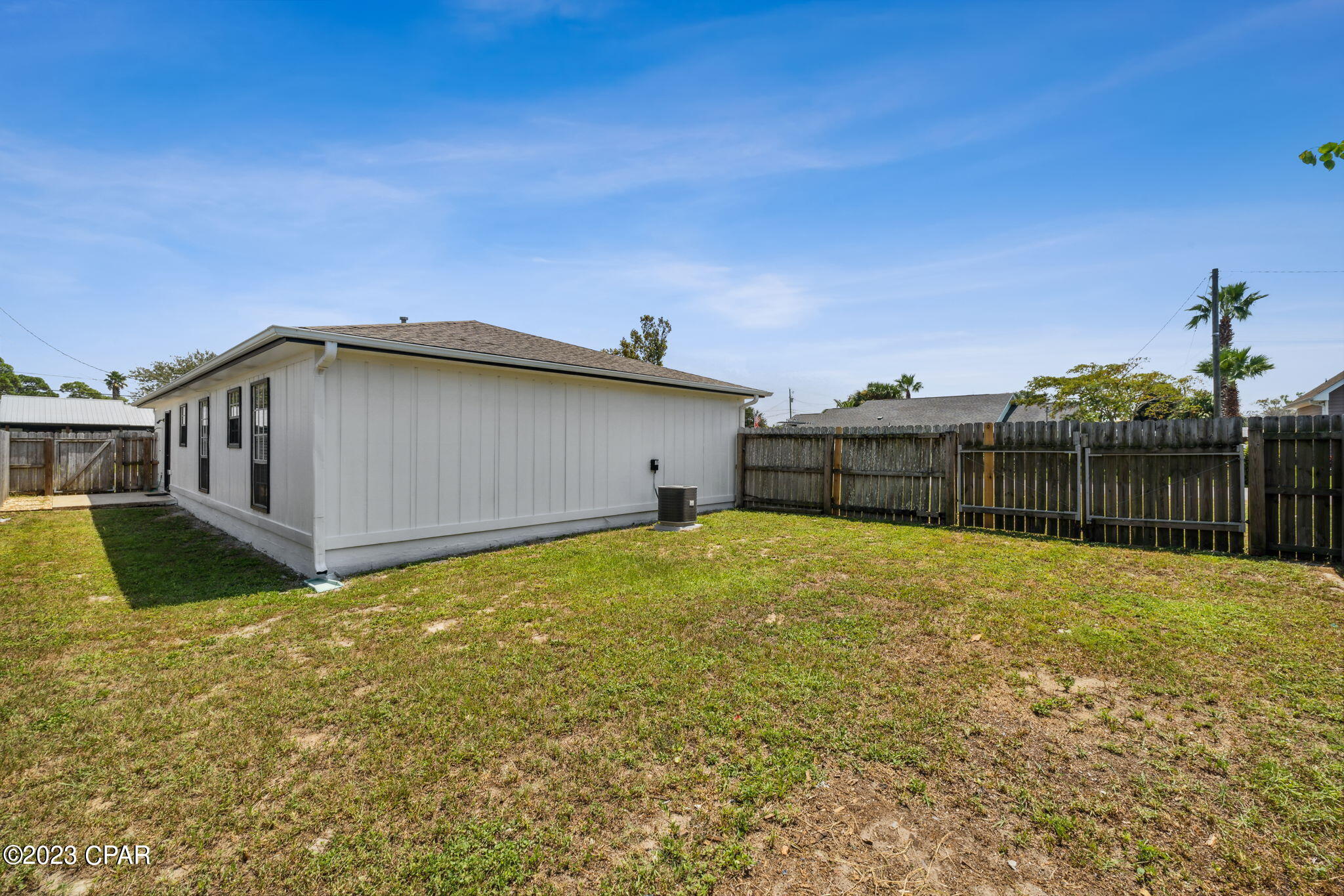 Hutchison's 2nd To Bahama Bch - Residential