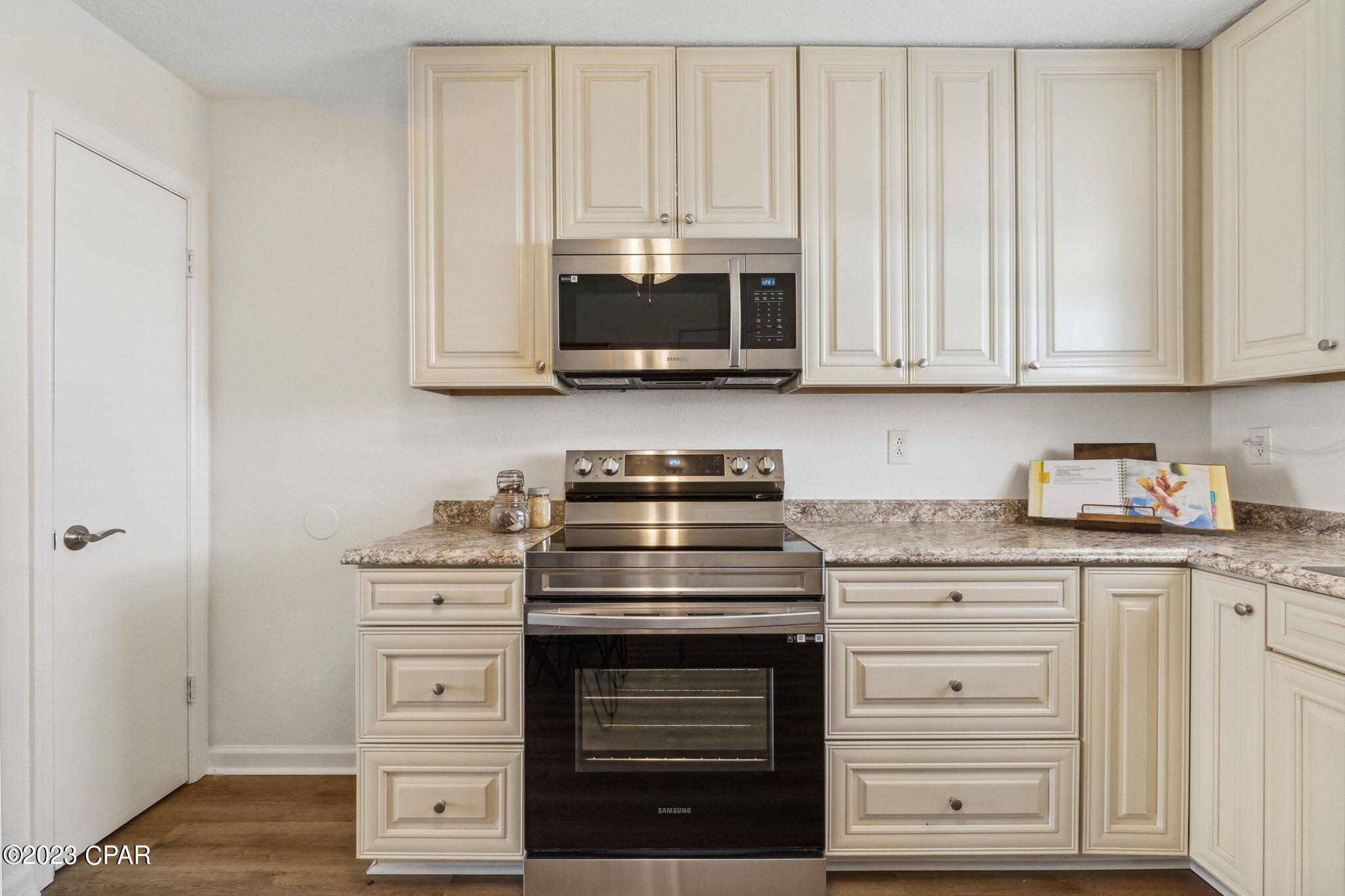 Hutchison's 2nd To Bahama Bch - Residential