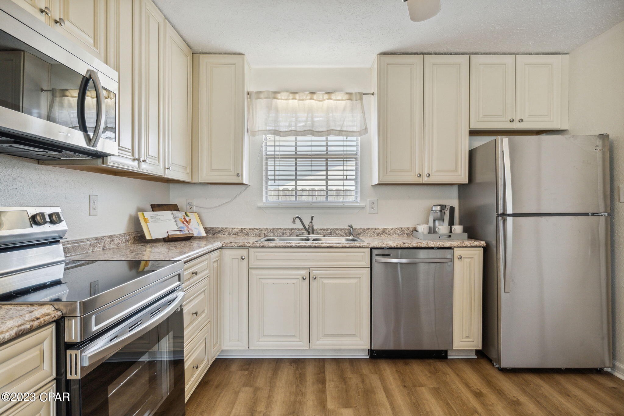 Hutchison's 2nd To Bahama Bch - Residential