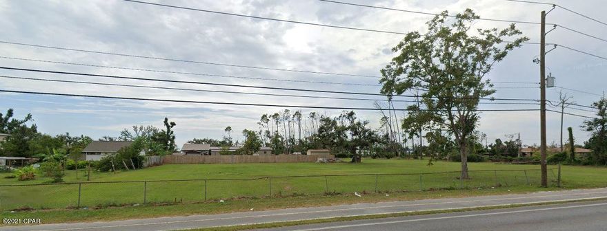 great piece of land perfect for an investment or to build the home of your dreams. Land allows mobile homes. There is an additional property next to it that can be purchased as well. Completely cleared.