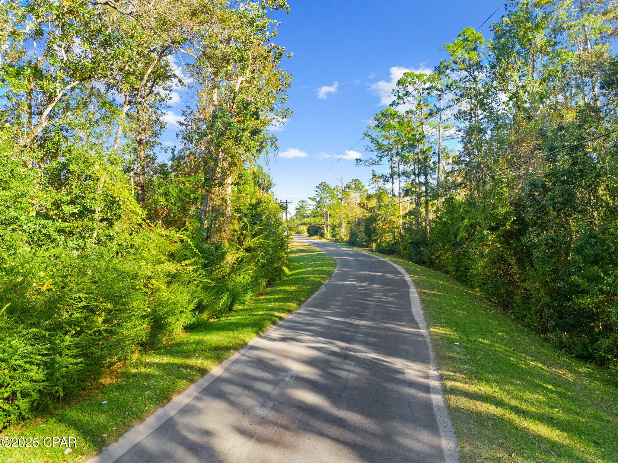 Red Bull Island - Land