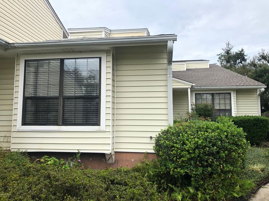 Seller accepting back up contracts. Town house in desirable St Andrews. Bakers Court is a great little community that is quite, yet close to everything. This unit has a new roof,new carpet,counter tops, new windows, up graded bathrooms. Just a block from Saint Andrews Bay and walking distance to historic St. Andrews.