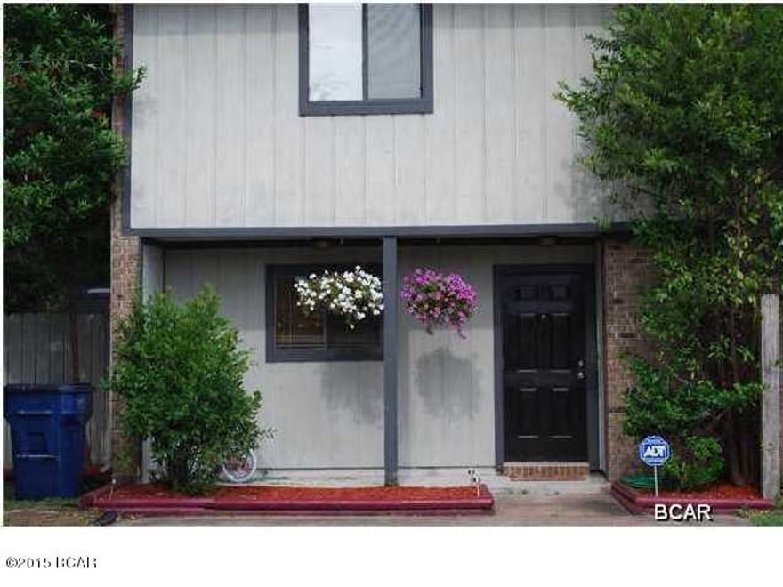 This end unit townhouse is located near, downtown, St. Andrews waterfront, and the Garden Club Walking Park. It features an open floor plan with tile flooring in the main living area. The kitchen offers granite look countertops and stainless steel appliances. The bedrooms are upstairs and are carpeted. Being the last home on the street allows for more space and privacy.