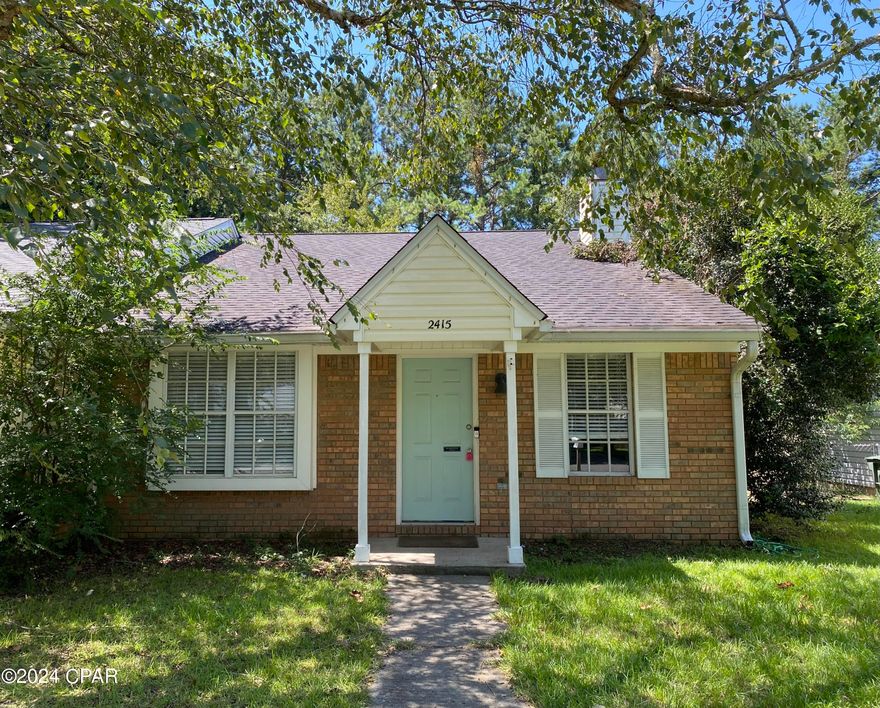 'CURRENTLY UNDER CONTRACT, SELLER WILL CONSIDER BACKUP OFFERS' 2 Bedroom / 2 Bath Remodeled Townhome in the Tallahassee Hidden Lakes Neighborhood. Enter into a large open living room area which has a wood burning fireplace and to the left a dining area, office space or playroom. The following items all replaced within the last 5 years are Roof, HVAC, Water Heater, Laminate Wood Look Flooring, Soft close White Kitchen Cabinets with Granite Countertops & Stainless Single Basin Sink along with all Stainless Steel Appliances. Bathrooms offer new Toilets & Vanities with Granite. 
2 Bedrooms with Master Bedroom offering a walk-in closet which includes an Amazing Closet System. Comes with a Washer & Dryer included in the hallway laundry area. A covered back porch overlooks the large, fully fenced back yard as well as an outdoor storage closet and Storage Shed.