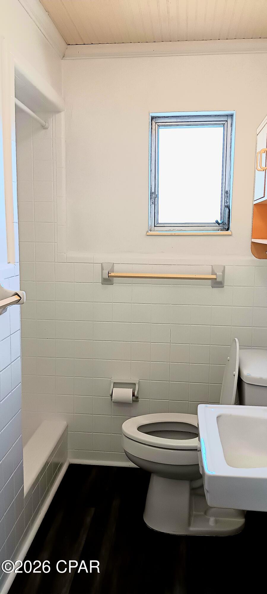 Lake Drive Heights - Residential Lease