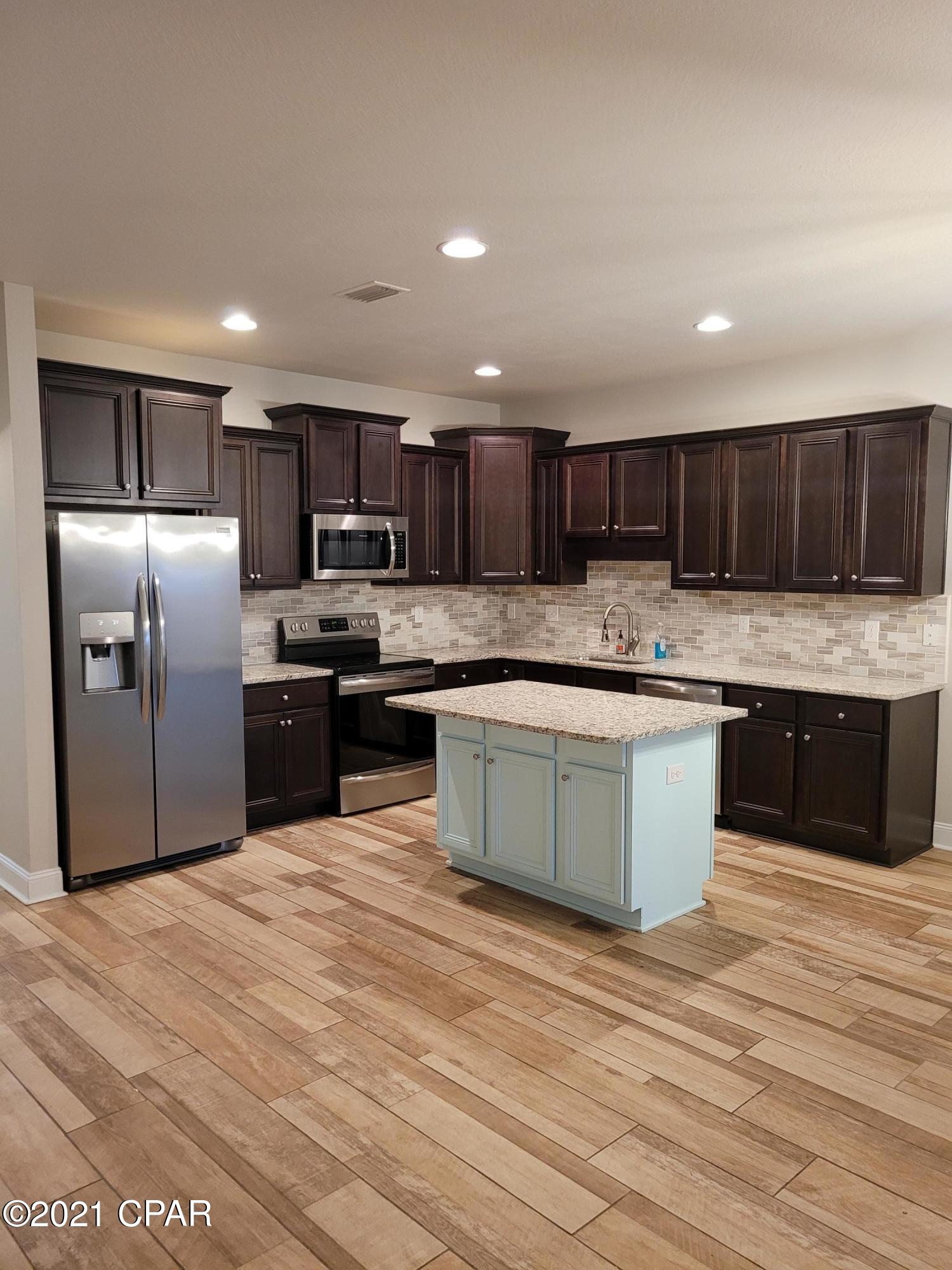 Village Of Mill Bayou/Shoreline Village Ph 1A - Residential Lease