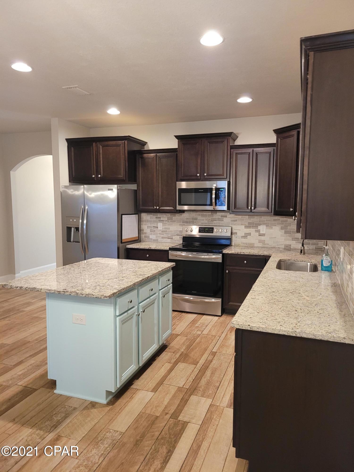 Village Of Mill Bayou/Shoreline Village Ph 1A - Residential Lease