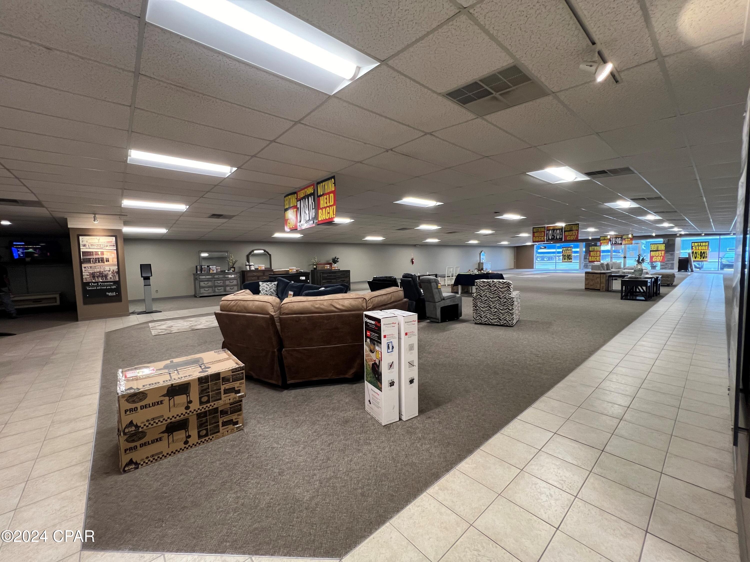 No Named Subdivision - Commercial Lease