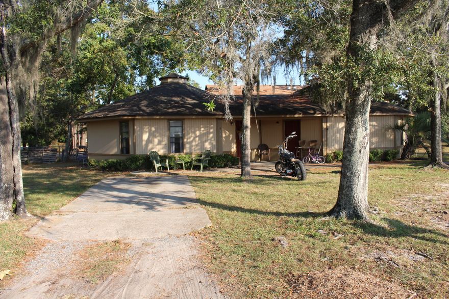 Duplex situated on one lot adjacent to Rutherford High School.  This complex has two units with two bedrooms/one bath.  Average rent of $615 per month per unit.  Property is newly painted.