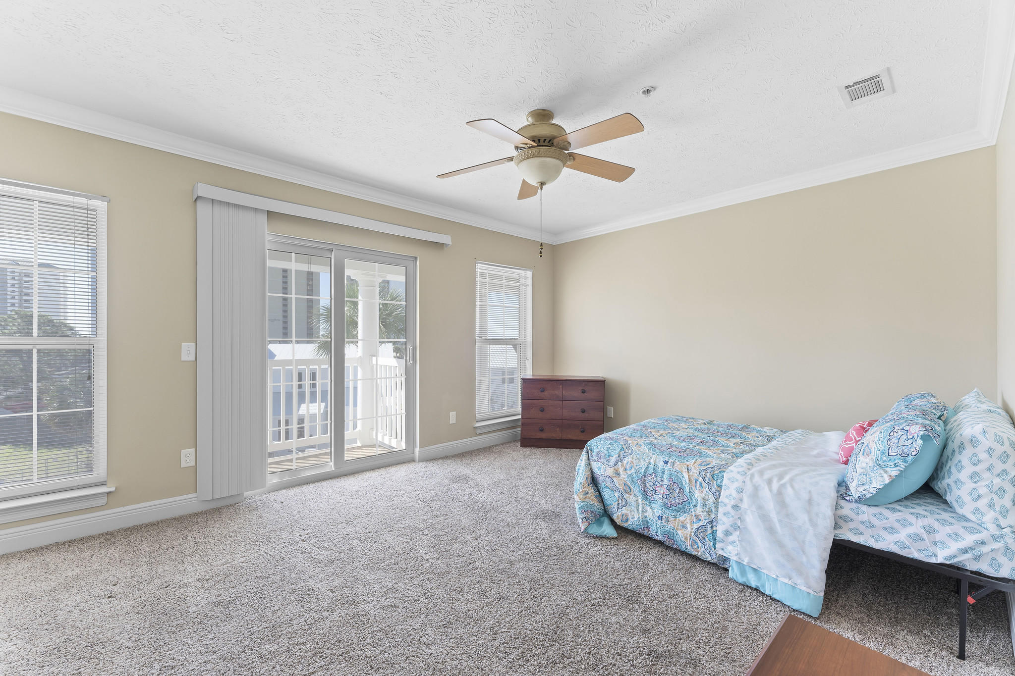 Long Beach 3rd - Residential