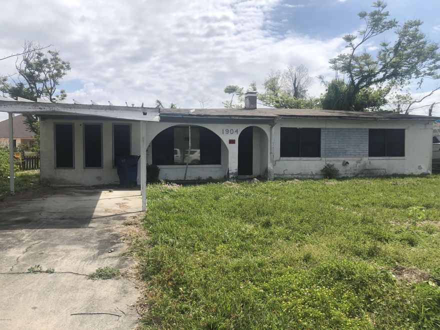 NICE OLDER HOME ON LOT IN ST. ANDREWS. HOME TO BE SOLD IN AS IS CONDITION.  Located close to the shopping area and restaurants.Great investment opportunity. House was damaged by the hurricane. Buyer to verify all pertinent information including the sq. footage and lot dimension.