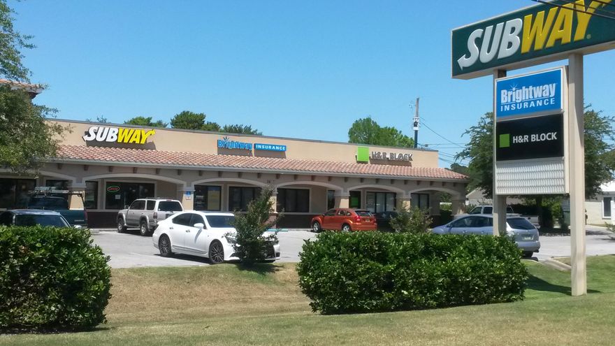 Prime location on PCB Parkway. Monthly rent is $1700/mo (Modified gross lease) for approx. 1413 sq. ft., tenant pays electricity and water. Located in a popular strip center between Subway and H&R Block. Previously occupied by an insurance office. Great signage and visibility right on the Panama City Beach Parkway.
