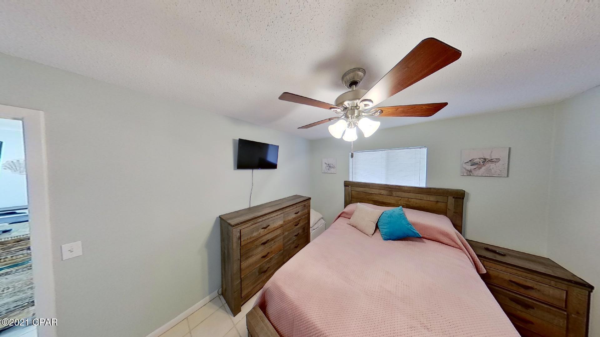 Lazy Daze Condo. - Residential